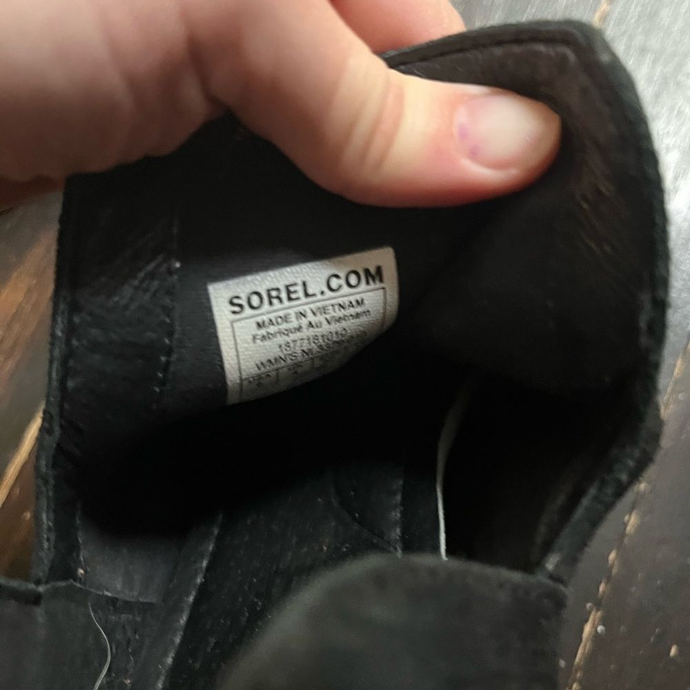 Sorel boots - Picture 3 of 3
